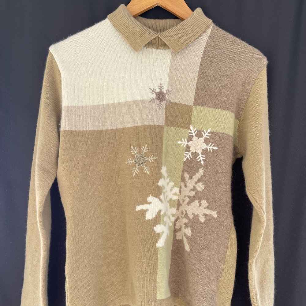 Vintage winter Holiday woman’s sweater